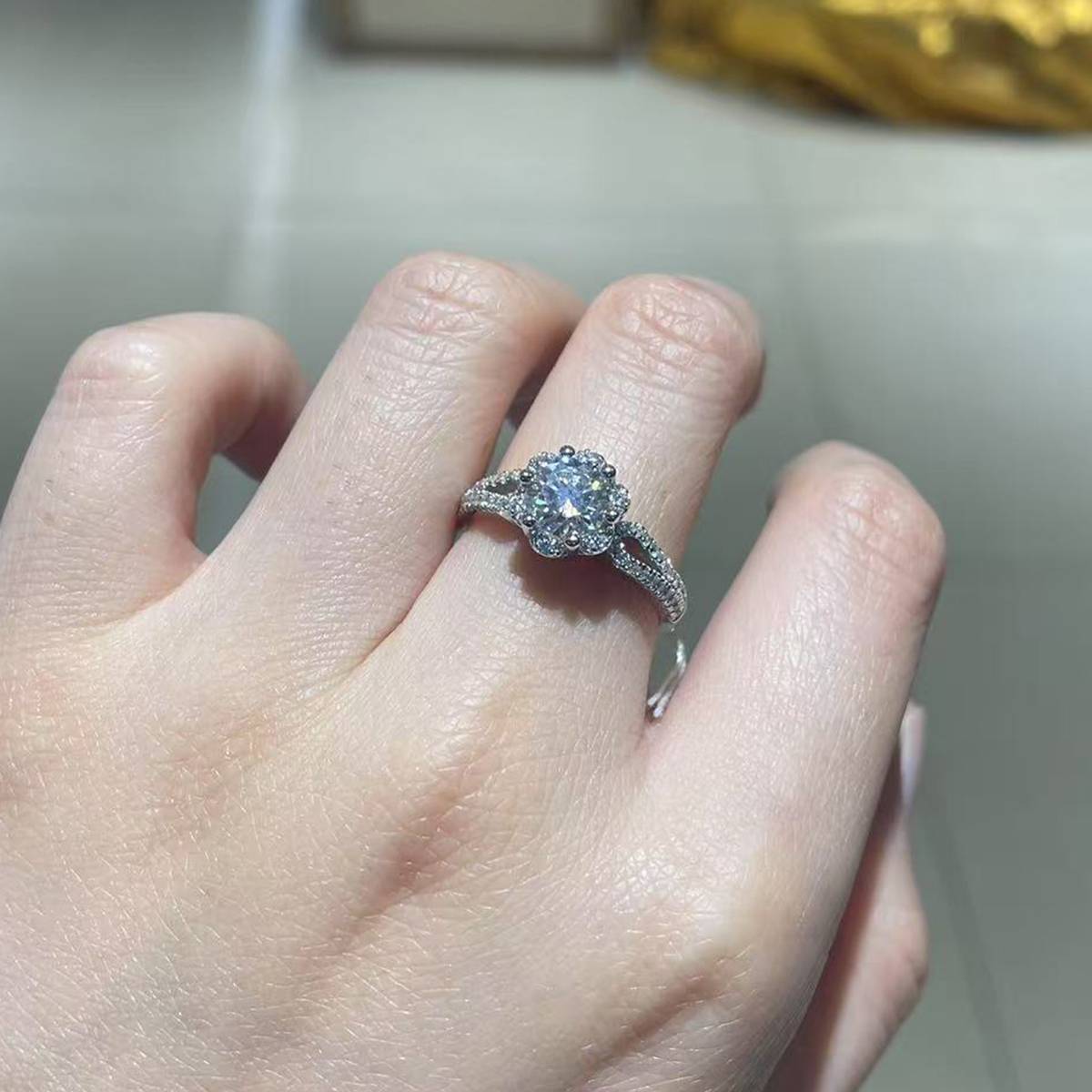 Light Luxury Full Diamond Women's Ring S925 Silver Plated Platinum Customized Selection Main Stone Moissanite 1.0ct/Side Stone Cubic Zirconia